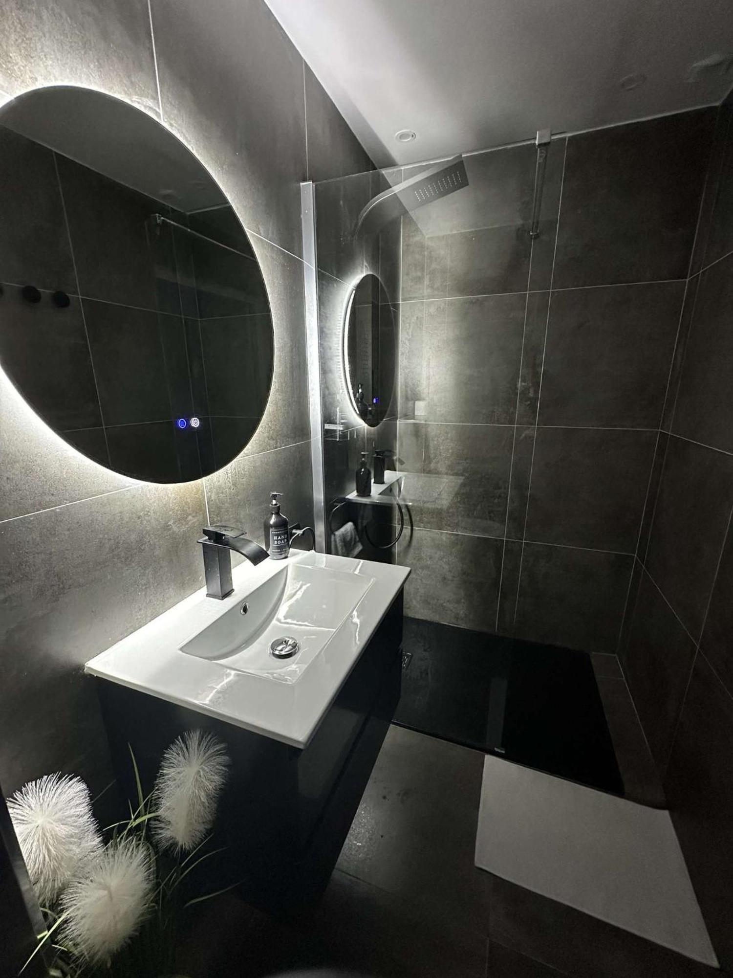 Dima Suite Jacuzzi Privatif Vedene Luaran gambar