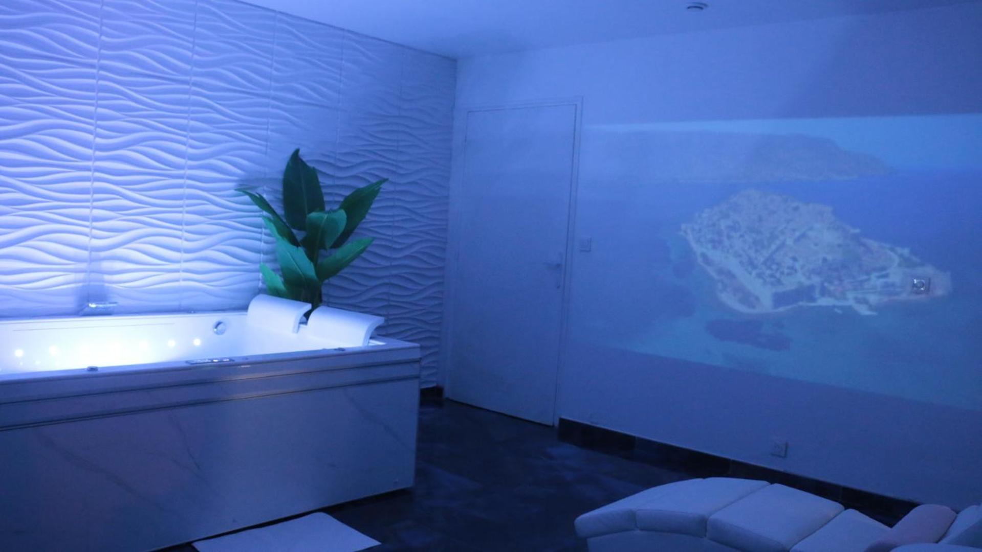 Dima Suite Jacuzzi Privatif Vedene Luaran gambar